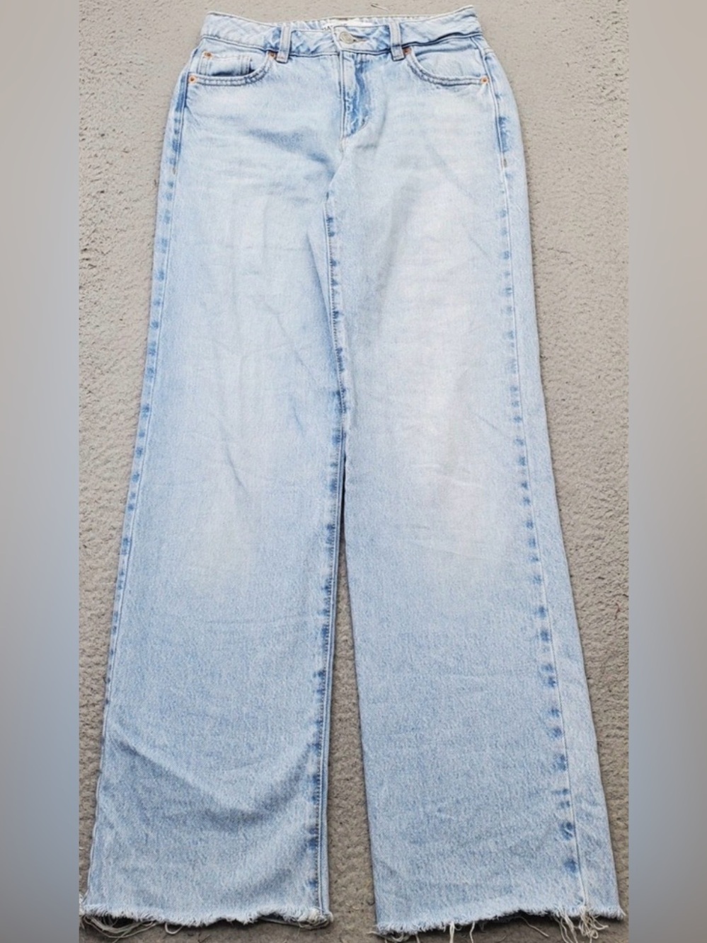 Garage 90s Straight Relaxed Jeans
Womens Blue Denim Stretch
High-Rise Raw Hem